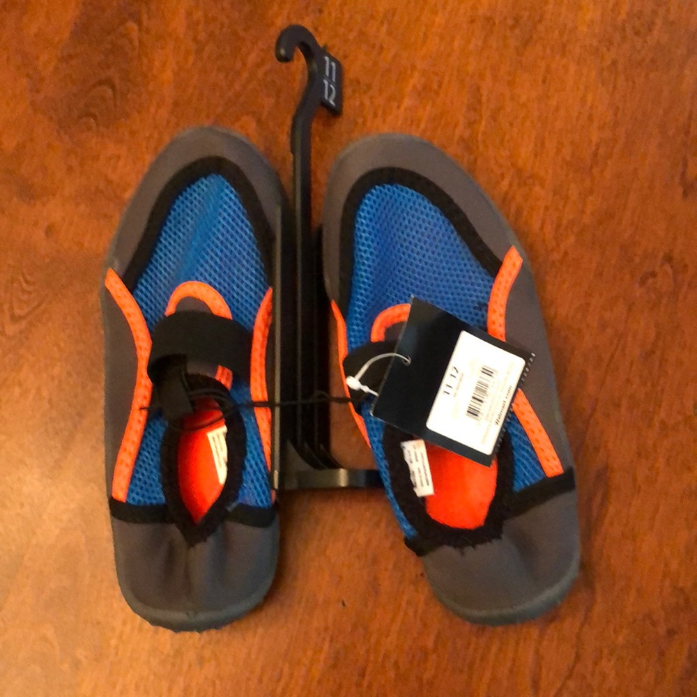 Water shoes
